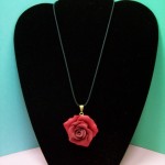 Pendente con rosa